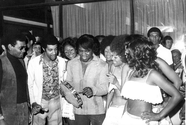 7-James-Brown-Wilson-Simonal-Almir-Veiga-Acervo-Jornal-do-Brasil.jpg