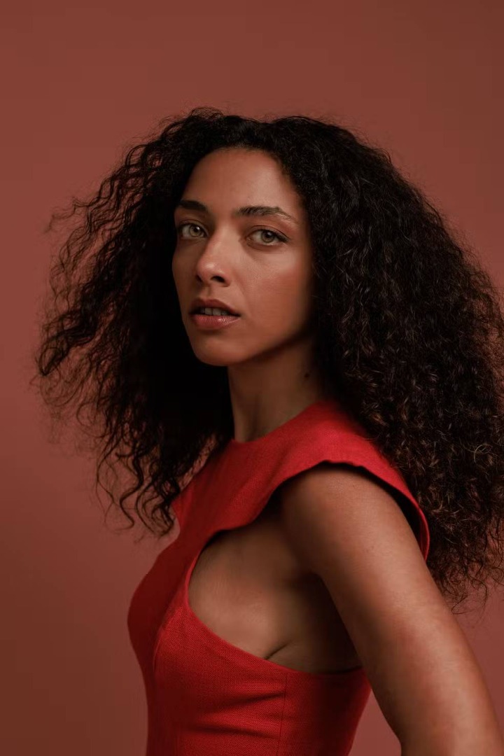 Alice Carvalho.jpg