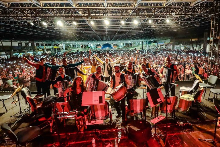 ORQUESTRA SANFONICA BALAIO NORDESTE - Thercles Silva.jpg