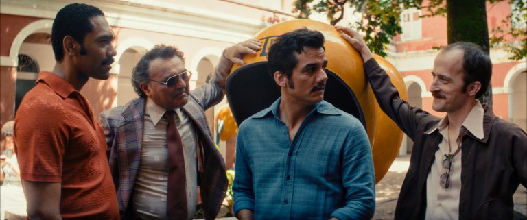 Agente Secreto - 04.jpg