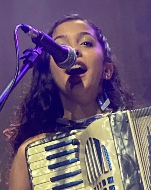 LILY SANFONEIRA2.jpg