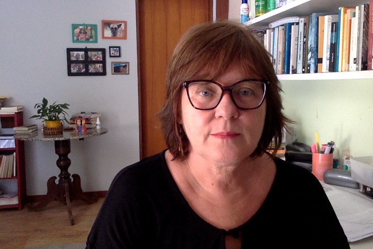 A senhora de óculos é Liane.jpg
