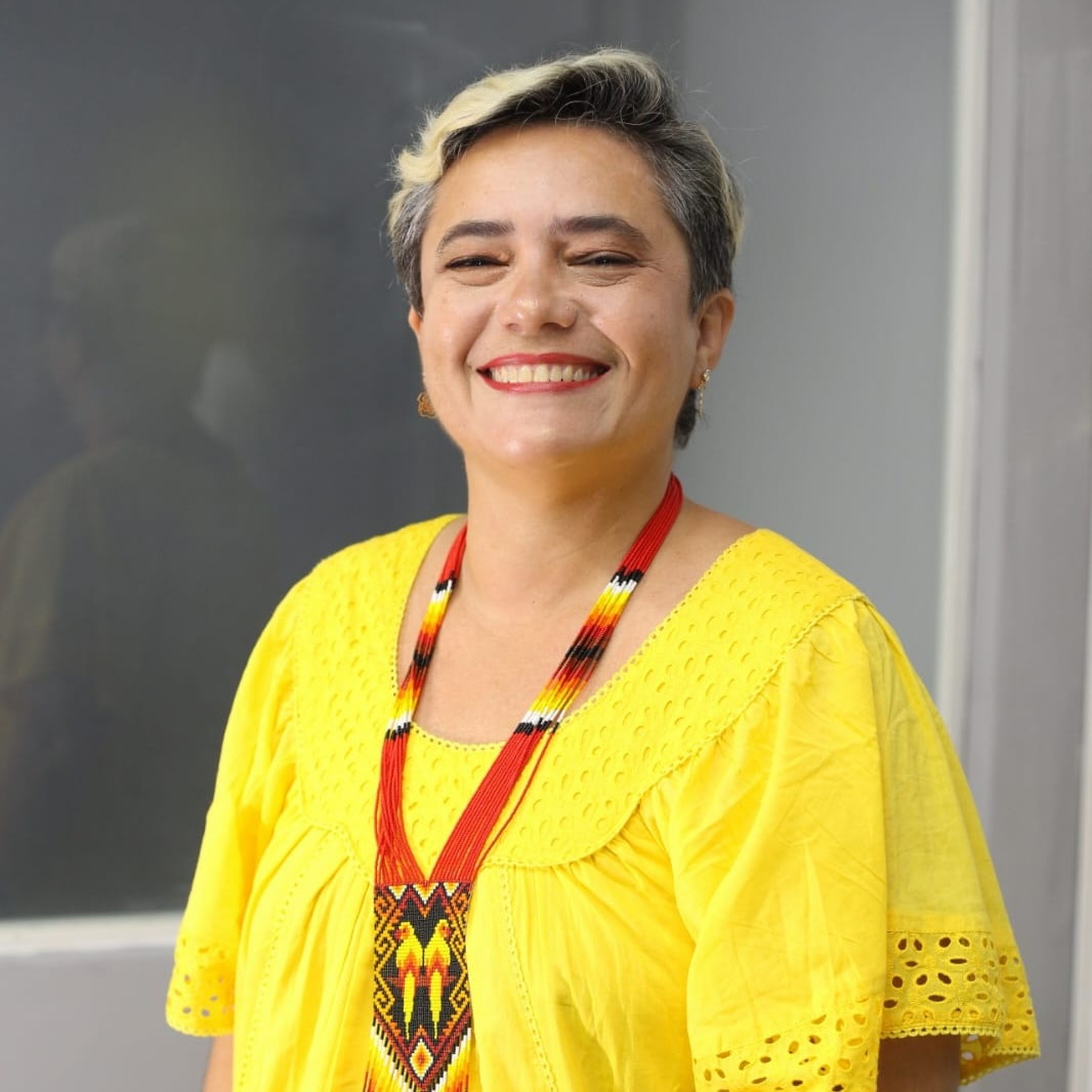 Adjany é a loira.jpg