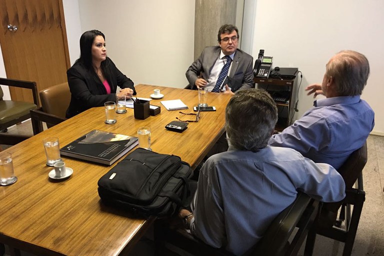 diretora do porto de cabedelo em brasilia gilmara (1).jpg