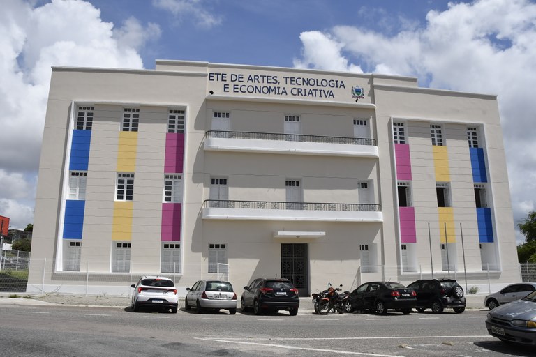 2023 05 09 EPC doação de livros ETE artes roberto guedes 455.JPG