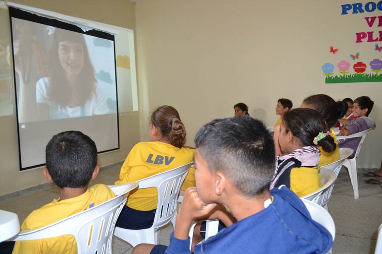 Contacao de historia sobre o assunto atras de vídeo foi apresentando as criancas da LBV.jpeg