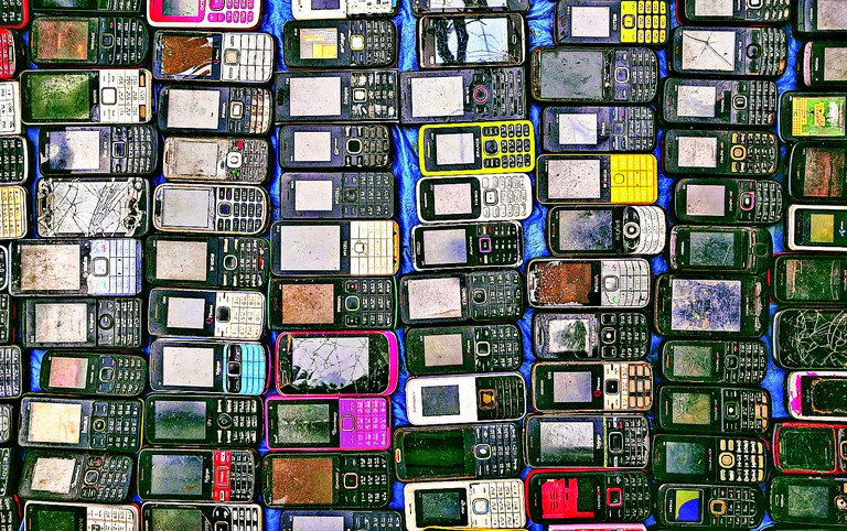 onde-vai-parar-seu-celular-velho.jpg