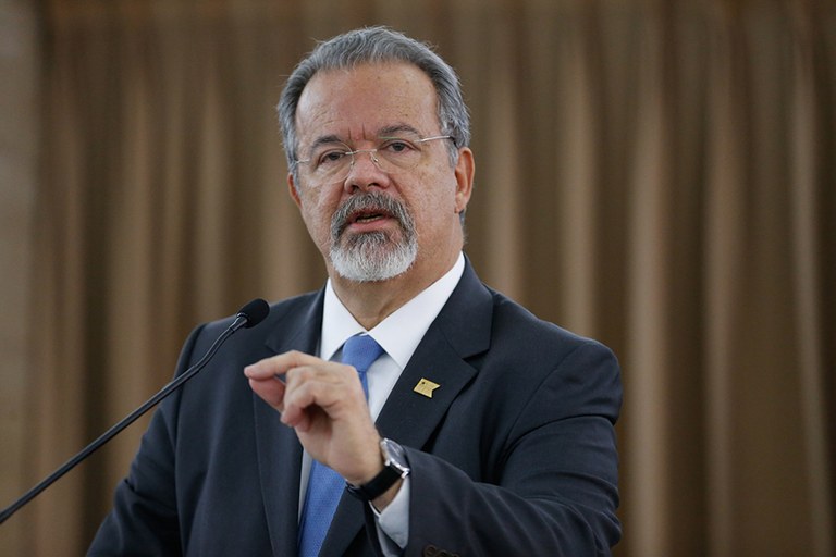 ministro.jpg