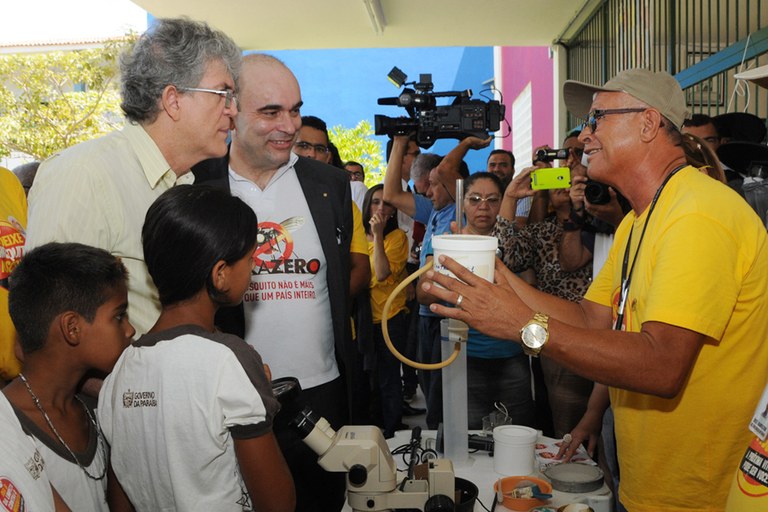 ESCOLA MESTRE SIVUCA-CAMPANHA CONTRA ZIKA (5).jpg