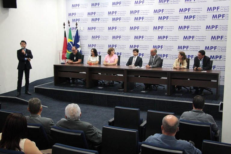 see  educacao assegura liberdade de catedra dos professores (1).JPG