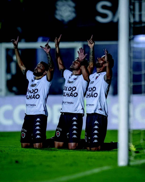 Foto Léo Piva Botafogo.jpg