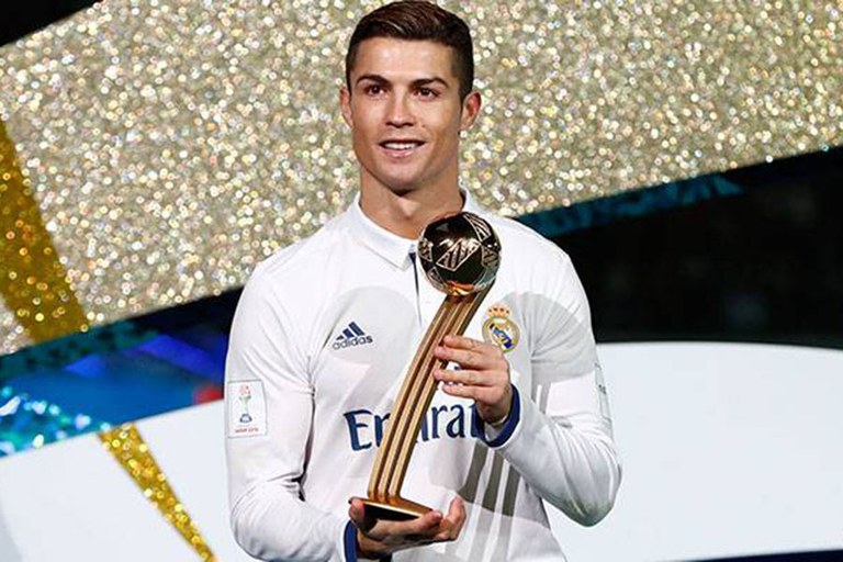 Será que ainda há espaço para tantos troféus? - Será que ainda há espaço  para tantos troféus? - Golo de Cristiano Ronaldo eleito o melhor do ano