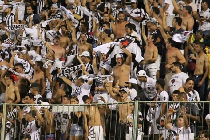 TORCIDA BOTAFOGO.jpg