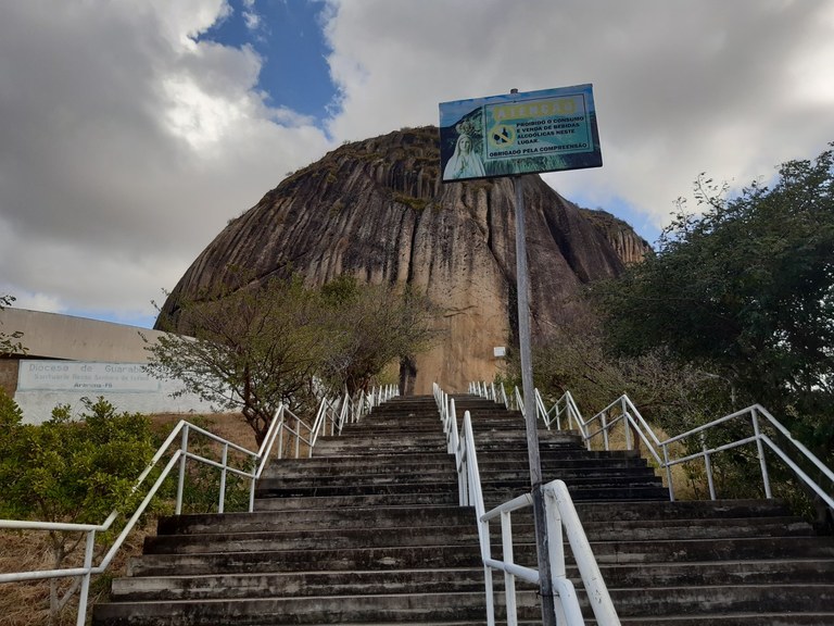 Construído pelo Governo do Estado, área religiosa tem capacidade para receber cinco mil fiéis