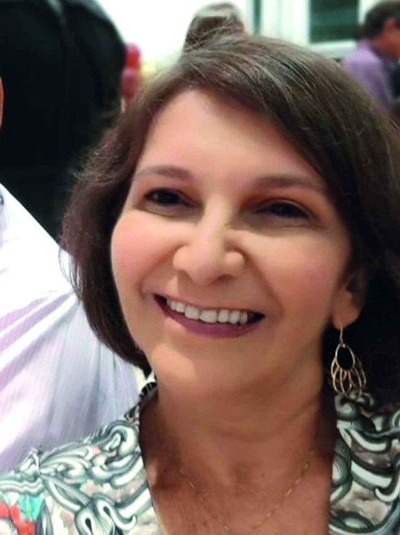 Aparecida VALENDO.jpg