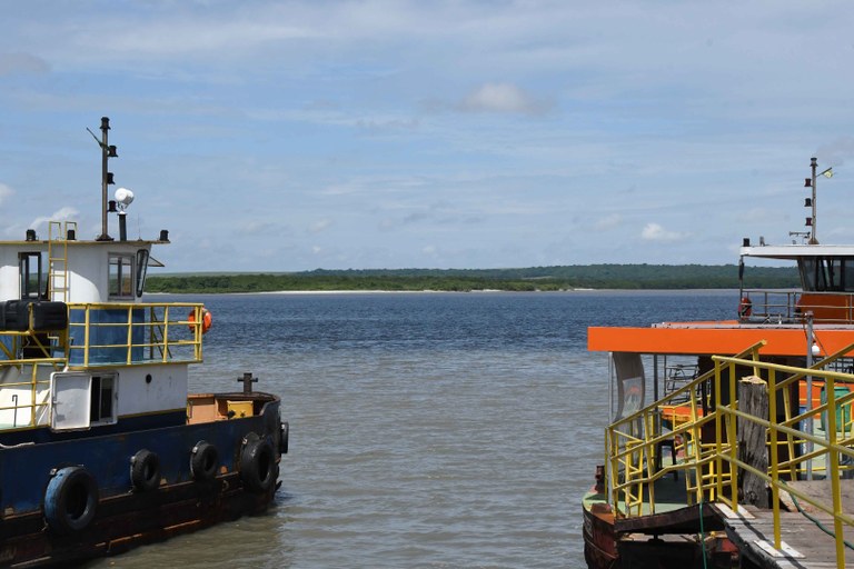 Barco Afunda entre Cabedelo e o Distrito de Forte Velho_F. Evandro (4).JPG