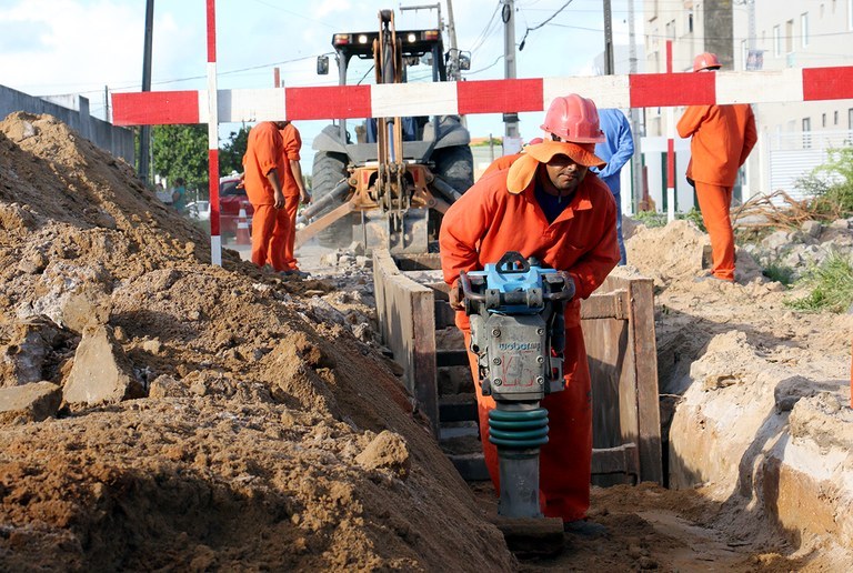 obra esgotamento sanitário1 foto secom PB.jpeg