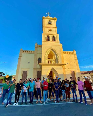 Igreja-Nossa-Senhora-da-Conceição-e-alunos-do-professor-Wagner---crédito-Wagner-Alves-Cabral.jpg
