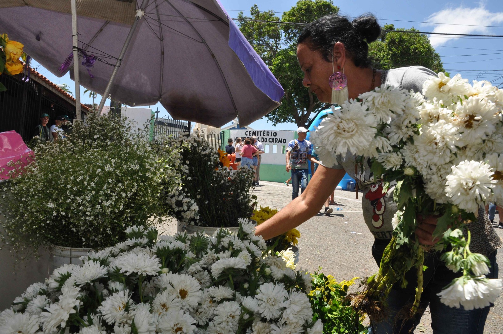 INDEPENDENTE 1 foto 2 cemiterio_preparativos_dia_pais_cg_fabiana_veloso (2).JPG