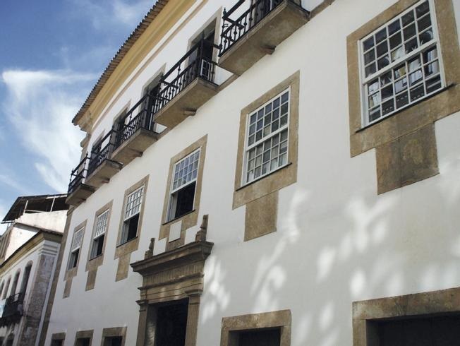 Seminário Católico de São Damasô -Revista Navigator.jpg
