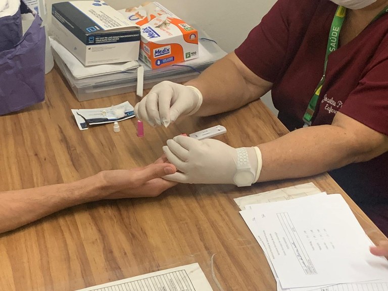 teste de hepatite no HU.jpg