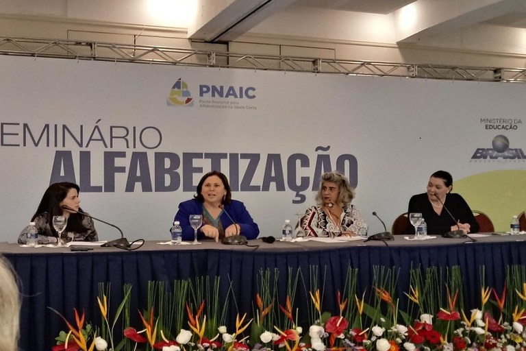 14-12-2017-F-educação.jpg