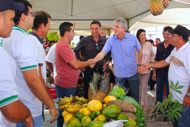 ricardo entrega a cartilha das escolas estaduais_foto jose marques (6).jpg ricardo entrega a cartilha das escolas estaduais_foto jose marques (6).jpg