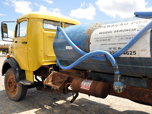 carro-pipa-foto-francisco-frança-secom-pb1.jpg
