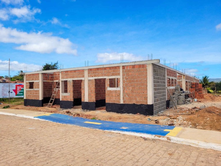 Imagens da Creche que está sendo construída através da parceria da Prefeitura e do Governo do estado.jpg
