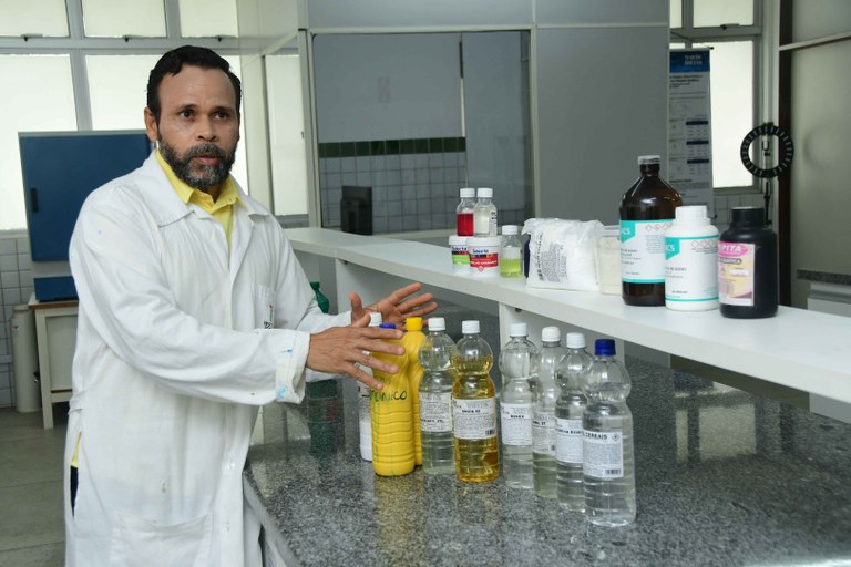 2025.10.15 Efeitos nocivos dos produtos de limpeza - Marcelo Rodrigues © Julio Cezar Peres (2).JPG 2025.10.15 Efeitos nocivos dos produtos de limpeza - Marcelo Rodrigues © Julio Cezar Peres (2).JPG