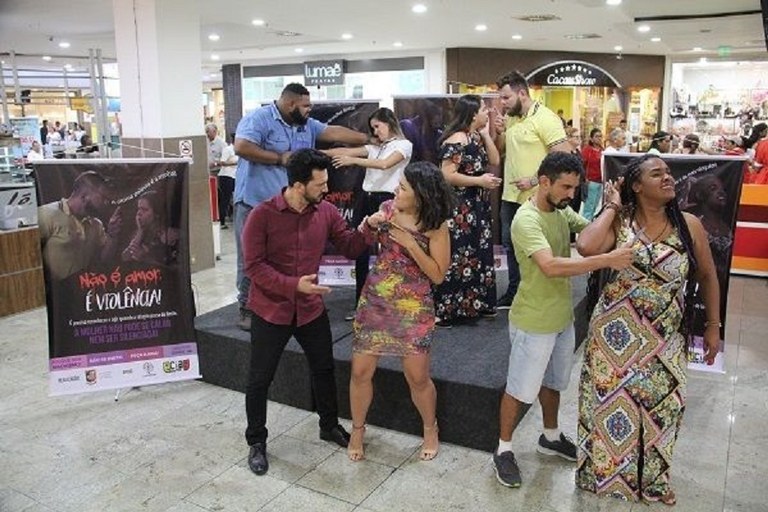 08-03-2018-F-violência.jpg