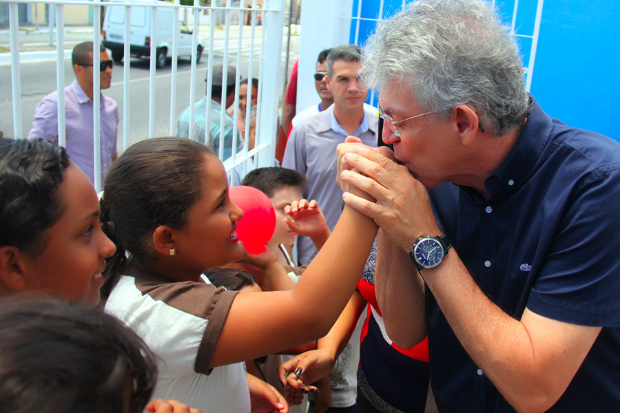 ricardo entrega ginasio da escola castro pinto_foto jose marques (4).jpg