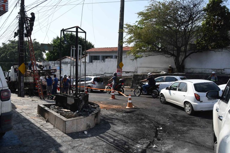 2023.07.19_onibus queimado em mandacarú © roberto guedes (2).jpg