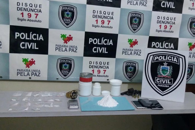 policia prende no sertao homem com cocaina e carro roubado (2).jpg
