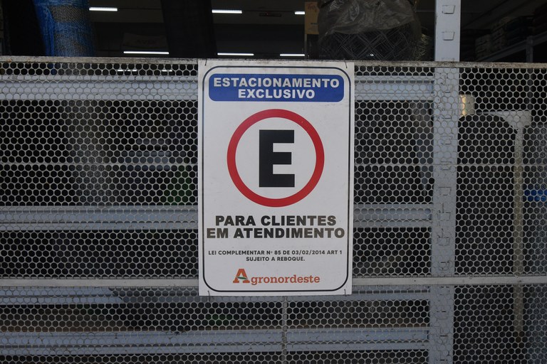 2025.03.24 estacionamento calçada rebaixada © Carlos Rodrigo (11).JPG