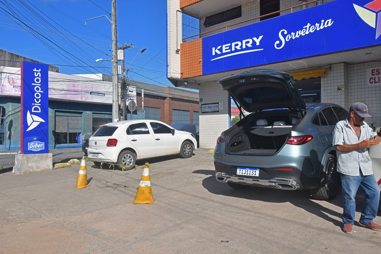 2025.03.24 estacionamento calçada rebaixada © Carlos Rodrigo (13).JPG