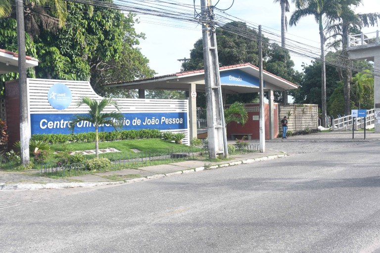 COBRANÇA DE ESTACIONAMENTO DA UNIPÊ-F-ORTILO ANTÔNIO (24).JPG