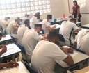 Reeducandos durante prova do ENEM.jpeg