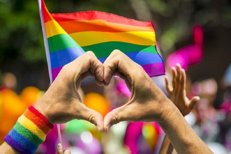 08-12-2017-f-lgbt.jpg