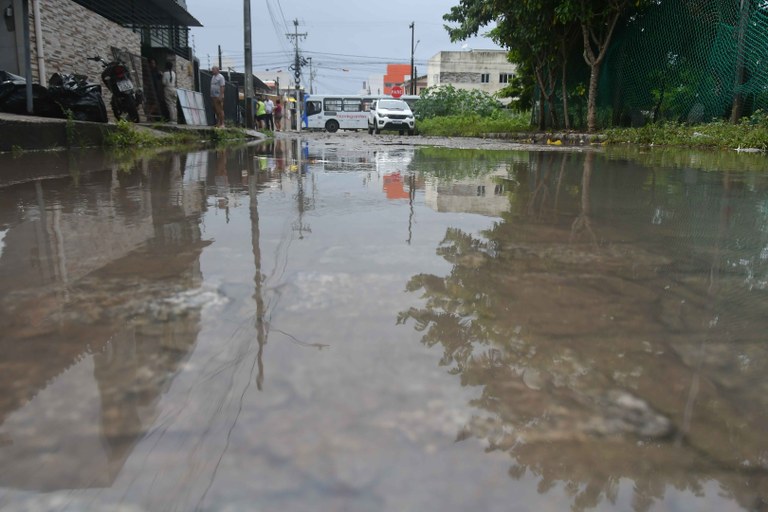 2026.04.28 Chuva ônibus quebrado no gramame © Leonardo Ariel (1).JPG