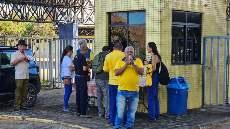 chamamento para os trabalhadores na manhã de ontem_ divulgação Sindicato(1).jpg