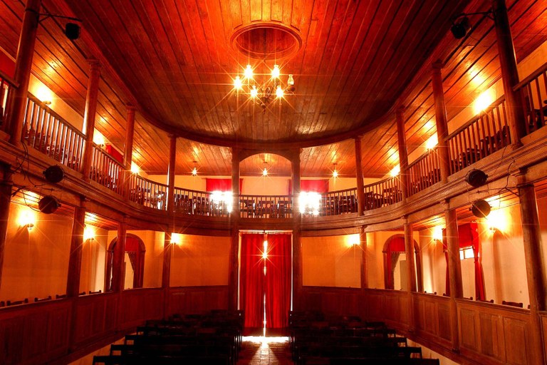 Teatro Minerva Areia © Marcos Russo.jpg