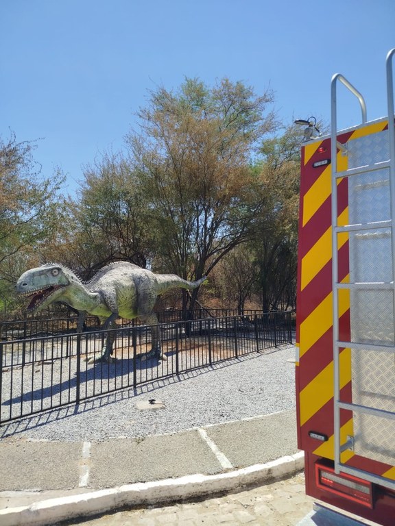Vale dos Dinossauros quinta-feira - Assessoria Corpo de Bombeiros (6).jpeg Vale dos Dinossauros quinta-feira - Assessoria Corpo de Bombeiros (6).jpeg