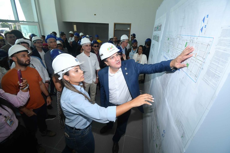 2025.12.15 Camilo Santana visita IF E HU © Carlos Rodrigo (13).JPG