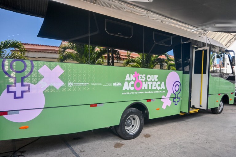Micro-Onibus-Antes-que-aconteca_Foto - DPE-PB.jpg