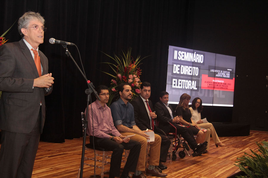 seminário-ricardo-fala-Foto-Alberi-Pontes.jpg