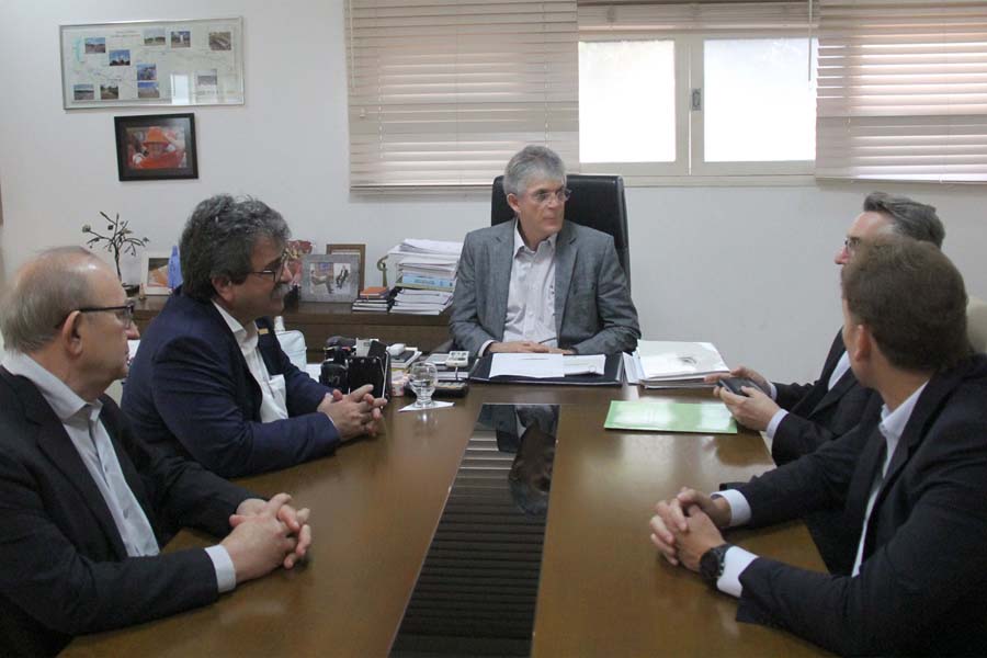 ricardo recebe presidencia da fiep_foto jose marques (3).jpg