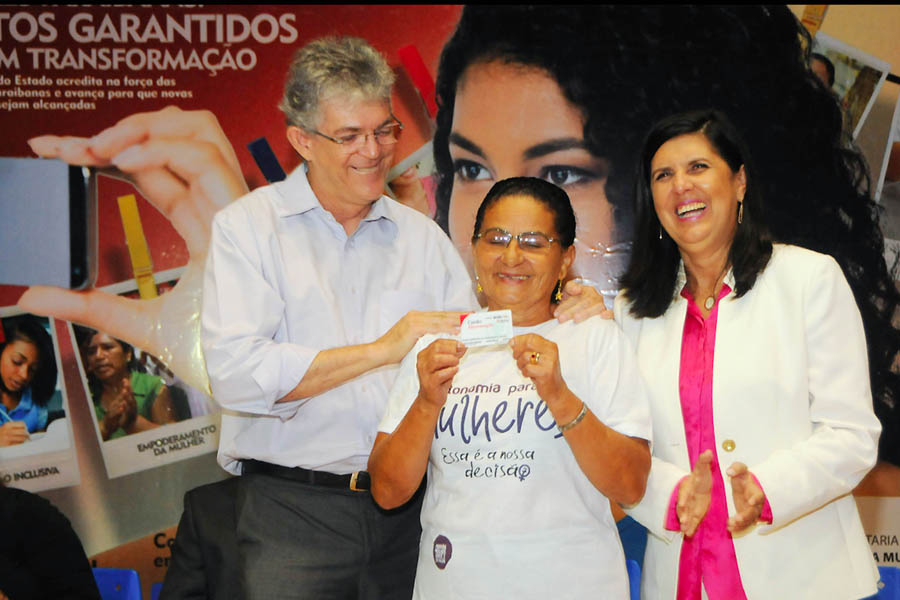 ricardo no dia internacional da mulher_foto jose marques (8).jpg