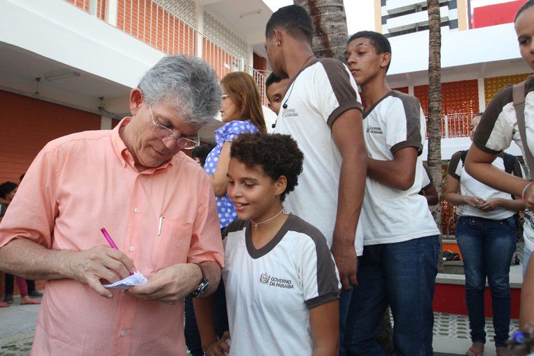 ricardo entrega reforma da escola alice carneiro foto francisco franca (2).JPG