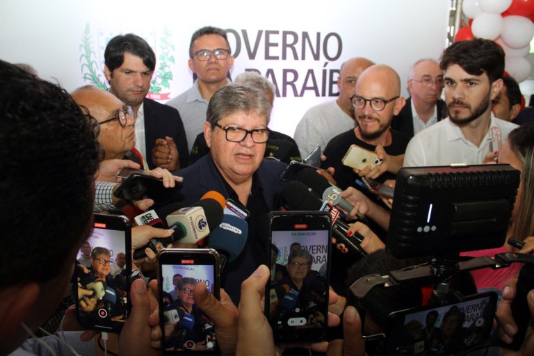 Gov. Entrega Equipamentos para Escolas_f. eVANDRO  (29).JPG